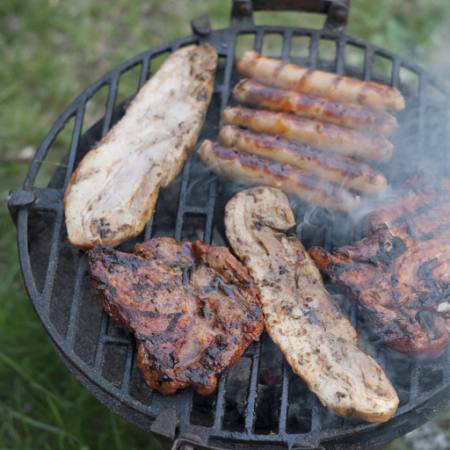 barbecue, voedsel, eet, vlees, vlees, brand, rook Wojpra - Dreamstime