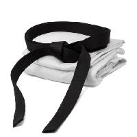 Pixwords Het beeld met riem, zwart, wit, kleding, knoop Bela Tiberiu Attl - Dreamstime