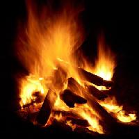 Pixwords Het beeld met brand, hout, branden, donker Hong Chan - Dreamstime