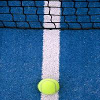 Pixwords Het beeld met tennis, bal, netto, sport Maxriesgo - Dreamstime