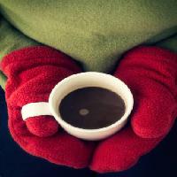 koffie, koffie, handen, rood, handschoenen, groen Edward Fielding - Dreamstime